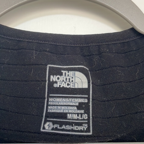 NorthFace Cropped Tank with built in sports bra - Picture 2 of 3